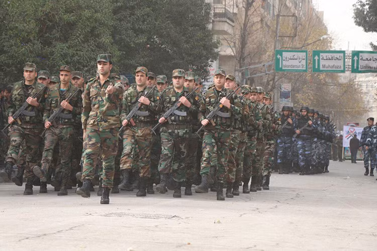 Chiến sự tại Aleppo đã kéo dài hơn 4 năm, kể từ khi các cuộc xung đột nổ ra vào ngày 19/7/2012, đã có hơn 130.000 dân thường Aleppo phải rời bỏ nhà cửa để tranh chiến sự. Nguồn ảnh: SANA.