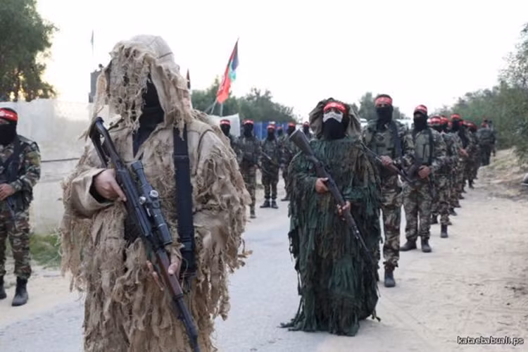 Thậm chí nhóm vũ trang này còn có cả một đơn vị bắn tỉa riêng. Nguồn ảnh: kataebabuali.