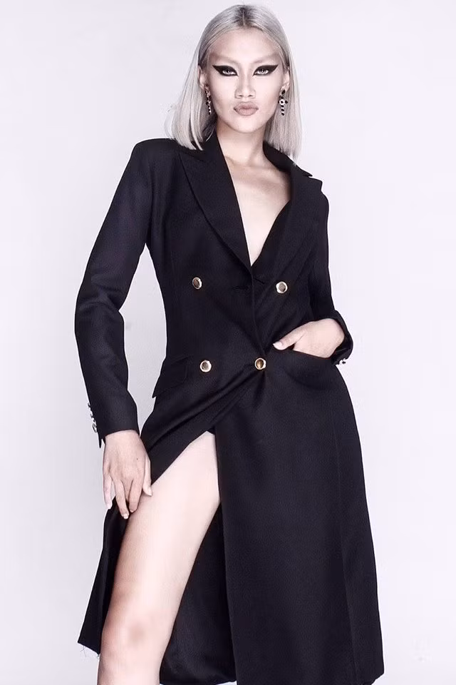 Pông Chuẩn tên thật là Đỗ Thanh Hoa. Cô từng lọt top 3 mùa đầu tiên Vietnam’s Next Top Model. Hiện Pông Chuẩn là stylist tự do và gắn bó cùng công việc này gần 5 năm.