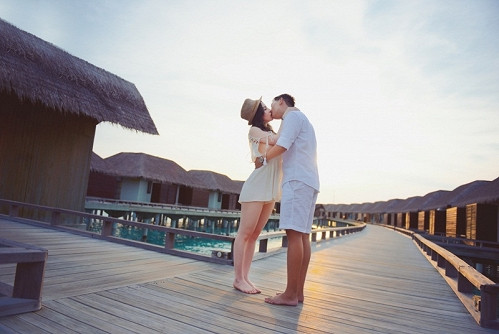 Bộ ảnh lấy bối cảnh tại một khu nghỉ dưỡng tại thiên đường du lịch Maldives – điểm đến trong mơ của nhiều bạn trẻ.