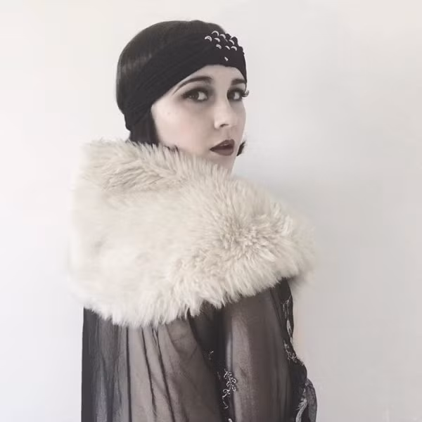 Bạn có thấy cô nàng giống Flapper?