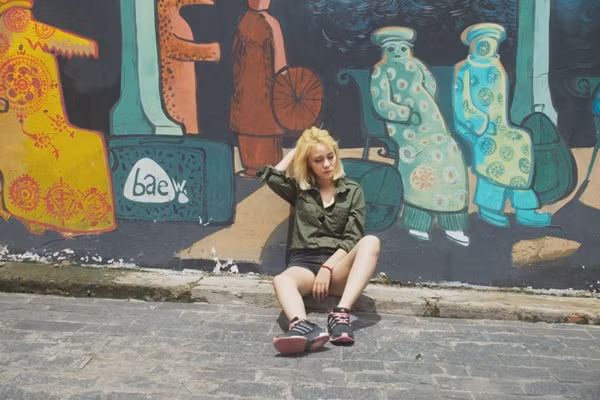 Hot trend xanh quân đội được các tín đồ yêu thích nhất hè này được hot girl của cộng đồng game Việt nhanh tay ứng dụng.