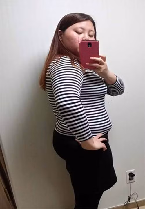 Eum Dae Hee được biết đến là một hot girl có ngoại hình xinh đẹp với hơn 5000 người theo dõi trên các trang mạng xã hội tại Hàn Quốc. Tuy nhiên trên thực tế, cô nàng này nặng tới 95kg – thuộc dạng béo phì, nghiện sống ảo và luôn luôn phải nhờ tới công nghệ chỉnh sửa ảnh để tìm kiếm sự chú ý của mọi người, dù chỉ là trên mạng xã hội. Thậm chí cô còn cố mặc những chiếc áo không vừa với kích cỡ cơ thể chỉ để chụp ảnh "tự sướng".