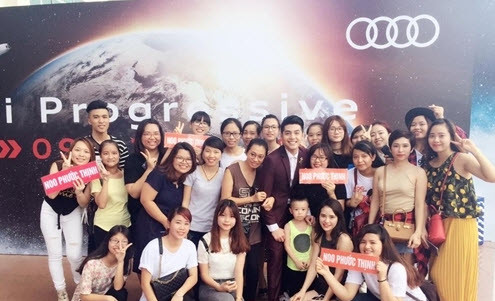 Nhiều cô gái có lẽ muốn trở thành bạn gái của Noo Phước Thịnh mặc cho tin đồn về giới tính của anh. Lý do bởi giọng ca sinh năm 1988 đẹp trai, có phong cách thời trang ấn tượng, hát hay, vui tính, tài năng,...