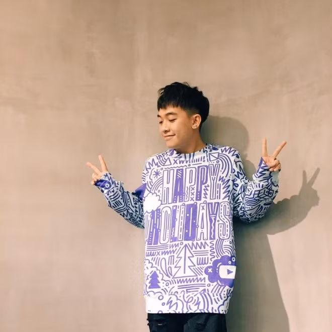 Hay thân hình nóng bỏng như nhiều soái ca, nam thần V-biz khác.