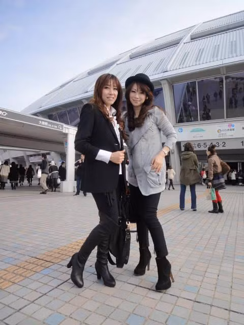 ... và điều đó khẳng định qua bức ảnh cô chụp cùng con gái đã ngoài 20 tuổi.