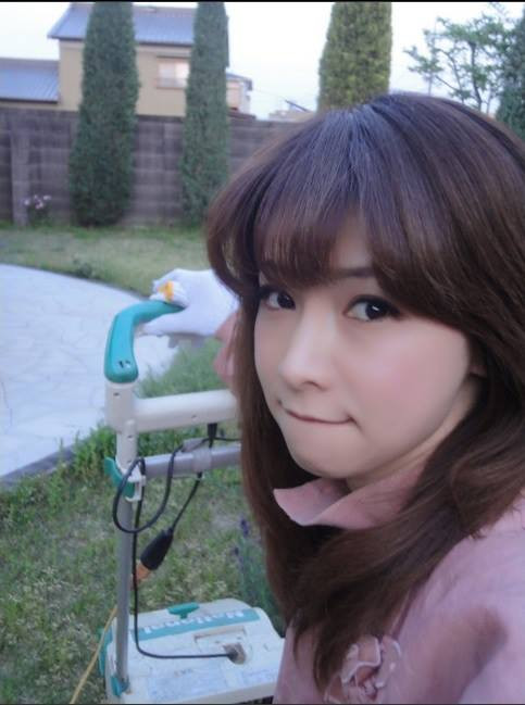 Ở nhiều khoảnh khắc, cô Masako Mizutani trông còn trẻ hơn cả con gái.