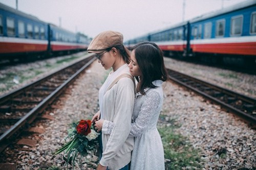 Bộ ảnh đôi bạn nữ 9X xứ Nghệ được thực hiện để kỉ niệm những tháng ngày của một tình bạn khăng khít, gắn bó với nhau “như hình với bóng”.