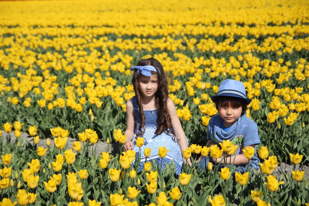 Hai bé được người xem ảnh ưu ái đặt cho biệt danh "công chúa và hoàng tử" bởi vẻ ngoài vô cùng đáng yêu.