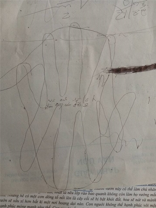 Anh là người đàn ông của đời em, và anh cũng đang bế tắc chốn phòng thi em ạ. (Ảnh: Diễm Phạm)