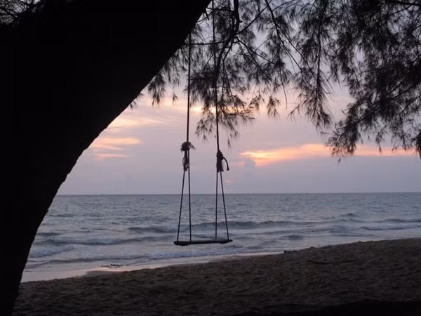 Ngắm Bãi Sao hoang sơ và lãng mạn. Ảnh: Internet.