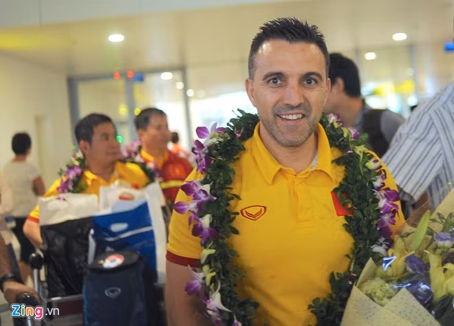 Khi vừa trở về Việt Nam, HLV trưởng Bruno chia sẻ, ông sẽ ngủ một giấc thật sâu khi về tới TP HCM. "Tôi biết các cầu thủ đã chiến đấu hết mình và đang rất mệt mỏi. Tôi muốn họ được nghỉ ngơi trước khi nghĩ đến những kế hoạch tiếp theo".