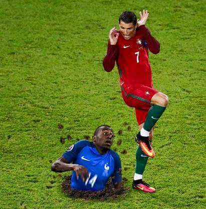 Hết hồn vì Matuidi (Pháp) từ dưới đất chui lên.