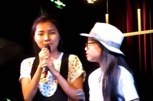 Một thời gian sau khi nổi tiếng, Phương Mỹ Chi cũng đã giúp gia đình xây nhà và cuộc sống cũng đầy đủ hơn.