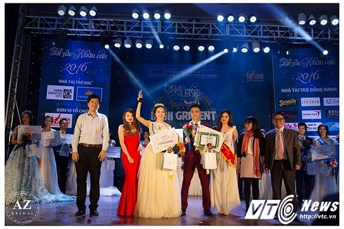 Trong đêm chung kết cuộc thi “Tài sắc Nhân văn 2016”, các thí sinh tranh tài tại 4 phần thi: Trang phục áo dài, Trang phục dạ hội, Tài năng và Ứng xử. Ở phần thi tài năng, cô đã nhận được nhiều lời khen từ phía ban giám khảo và khán giả sau khi biểu diễn bài múa "Duyên". Tiết mục này do cô tự biên đạo trên nền nhạc dân gian.