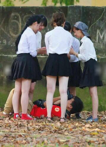 Chụp gì khi nằm ở tư thế này?