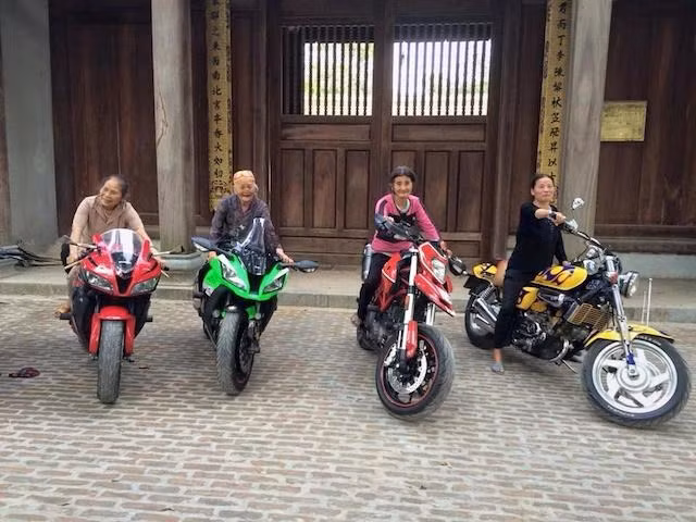 Con cháu thua xa độ ngầu của các cụ.