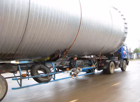 Một hình ảnh về giao thông Việt Nam khiến người xem thót tim.