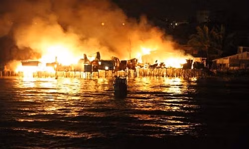 Một sự kiện nóng dư luận tuần qua là vụ cháy 70 căn nhà tại làng chài ở cồn Nhất Trí, Nha Trang hôm 17/1. Đám cháy bùng phát ở một nhà dân sau đó lan sang các hộ còn lại.