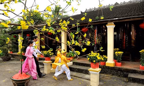 Cùng thư giãn với những câu chúc tết hài hước, dí dỏm. "Nếu một bông hoa tượng trưng cho 1 lời chúc. Tôi sẽ tặng bạn cả một vòng hoa. Happy new year – Chúc mừng năm mới 2017". Ảnh minh họa.