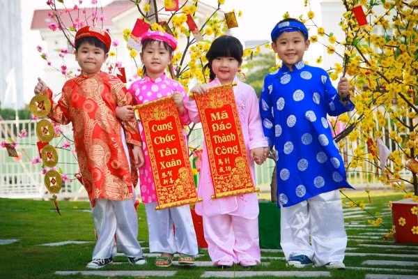 "Chúc năm mới 2017 phát tài, phát lộc, phát tướng, phát tình nhưng đừng phát phì". Ảnh minh họa.