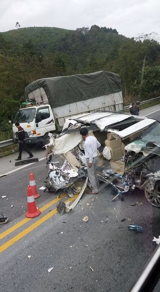 Một trong những vụ tai nạn giao thông thảm khốc tuần qua là vụ ô tô Lexus và xe tải đâm nhau hôm 18/1, trên cao tốc Nội Bài - Lào Cai.