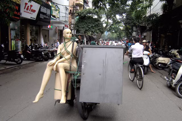 Chở hàng cồng kềnh.