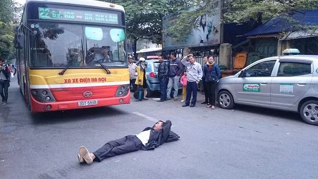 Thánh lầy của năm đây rồi.