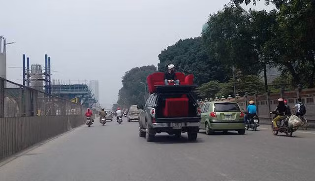 Ghế xịn, xe sang, đi ngắm phố phường.