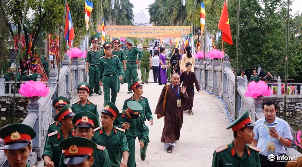 Xuc dong Dai le cau sieu cho cac anh hung, liet sy-Hinh-7