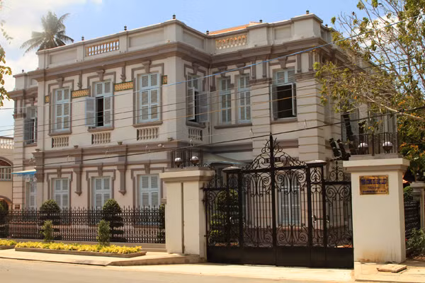  2. Biệt thự cổ của Công tử Bạc Liêu Biệt thự cổ của Công tử Bạc Liêu do kỹ sư người Pháp thiết kế và xây dựng vào năm 1919, năm ông Trần Trinh Huy – người có biệt danh “Công tử Bạc Liêu” khoảng 19, 20 tuổi. Ảnh: ngoisao.net.