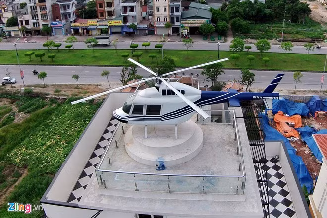 Choi kieu "khac nguoi", dai gia Viet trung xe tang, may bay trong vuon nha