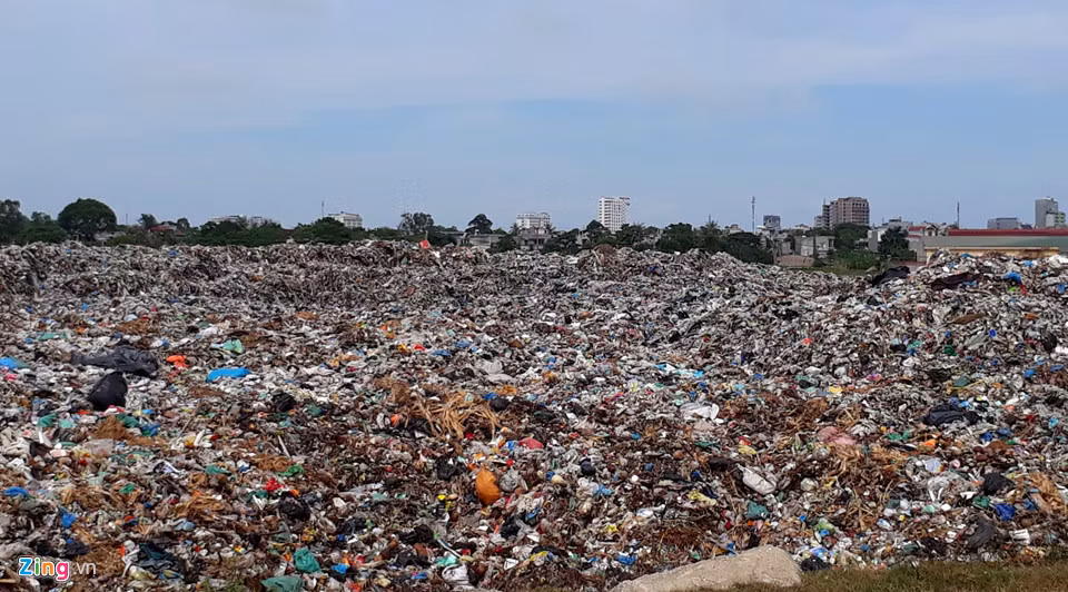 Năm 2014, UBND tỉnh Thanh Hóa đã phê duyệt Dự án nâng cấp, cải tạo bãi rác thải Sầm Sơn với tổng giá trị đầu tư ban đầu 26,3 tỷ đồng. Dự án nhằm giảm ô nhiễm môi trường góp phần nâng cao chất lượng cuộc sống của người dân khu vực xung quanh.