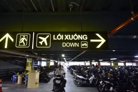 Thủ tướng yêu cầu Bộ trưởng Bộ Quốc phòng chỉ đạo dừng xây dựng tất cả các công trình liên quan đến hạ tầng phụ trợ sân golf như trường đào tạo năng khiếu golf, khu biệt thự, chung cư cao cấp cho thuê… để các cơ quan tư vấn xem xét trước khi quyết định. Ảnh: NLĐ.