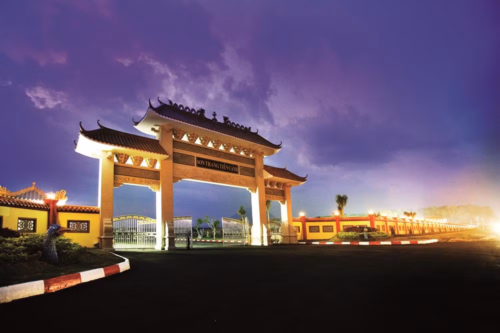 5. Sơn Trang Tiên Cảnh - Công viên nghĩa trang hiện đại nhất Việt Nam Tọa lạc tại ấp Trường Thọ, xã Trường Hòa, huyện Hòa Thành, tỉnh Tây Ninh, Sơn Trang Tiên Cảnh là dự án có vốn đầu tư nước ngoài đầu tiên khai thác dịch vụ dành cho người đã mất, khai thác nhu cầu chôn cất theo phong thủy, nơi chôn cất sang trọng… Ảnh: Internet.