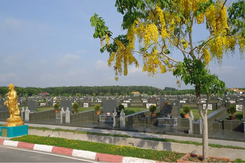 Với thời gian được cấp phép là 50 năm. Giá khu mộ gia tộc, khu mộ VIP có thể lê đến hàng tỷ đồng. Ảnh: Internet.