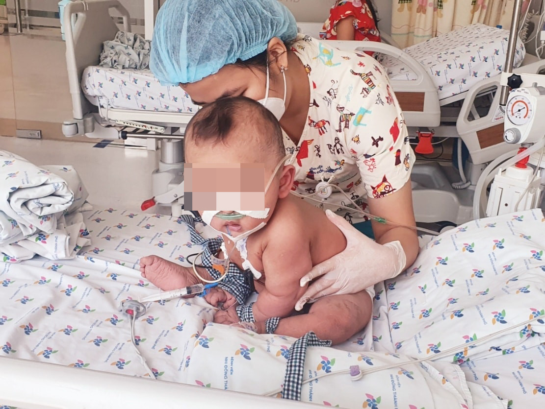 Bị chẩn đoán nhầm, nhiều trẻ nhũ nhi nguy kịch vì sốt xuất huyết Bi chan doan nham, nhieu tre nhu nhi nguy kich vi sot xuat huyet