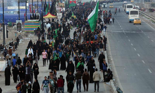 Vụ đánh bom xảy ra khi dòng người Hồi giáo Shiite đang hành hương tới thành phố Karbala. Ảnh AP.