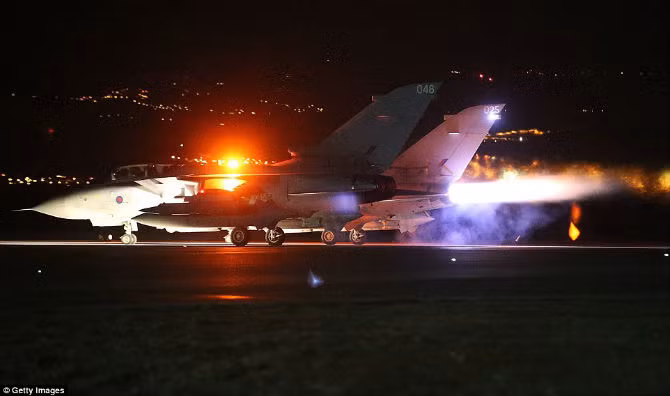 Chum anh chien dau co Anh khong kich phien quan IS-Hinh-2