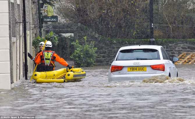 Hinh anh ngap lut kinh hoang tai nuoc Anh-Hinh-15