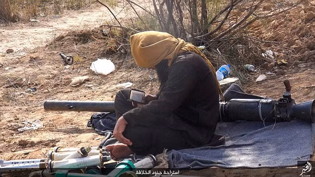 Can canh vu khi “khung” IS cuop tu tay quan doi Iraq-Hinh-8