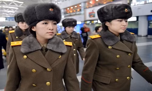 Ban nhac Trieu Tien bat ngo ve nuoc, huy dien o TQ