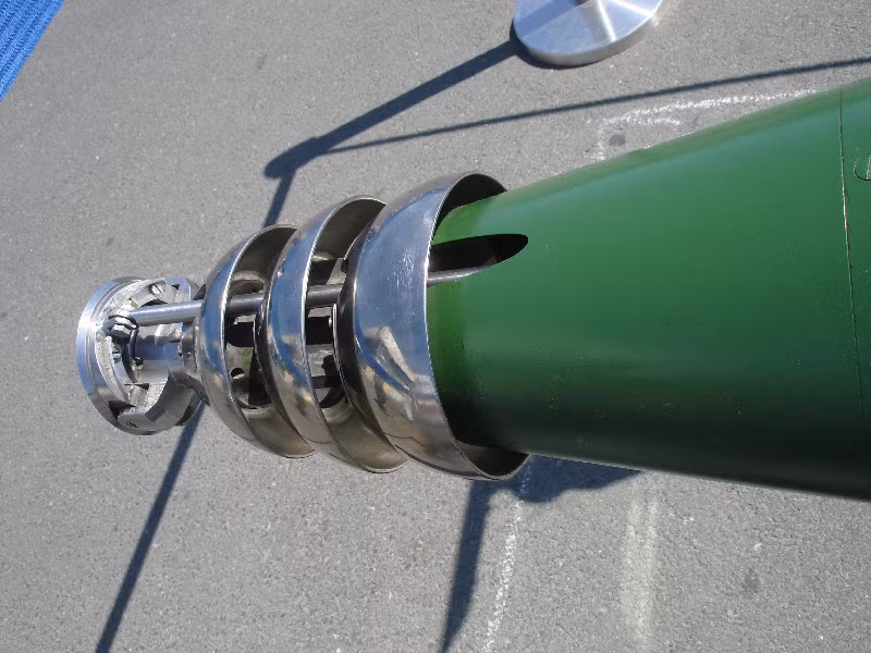 Đầu ngư lôi có bộ phận tạo siêu khoang đến nay vẫn bí mật. Ngoài ra, còn có các càng chống vào thành khoang giúp ngư lôi luôn ở giữa khoang.