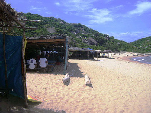 UBND tỉnh Phú Yên cũng giao Sở KH&amp;ĐT bàn giao toàn bộ hồ sơ, tài liệu trước đây có liên quan đến dự án Nhà máy lọc hóa dầu Vũng Rô cho BQL Khu kinh tế xử lý, theo dõi, lưu trữ và bảo quản theo quy định. Ảnh: NLĐ.