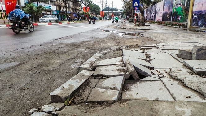 Dự án này do Công ty Cổ phần Đầu tư Sài Gòn – Hà Nội làm chủ đầu tư với với tổng diện tích 5.985m2, quy mô cao 37 tầng gồm: 3 tầng, 29 tầng căn hộ. Dự án được Sở Xây dựng Hà Nội cấp Giấy phép xây dựng số: 06/GPXD ngày 20/01/2017. Ảnh: Tiền Phong.