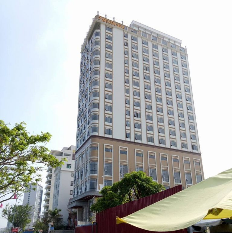 Khách sạn 7 Seven Sea tọa lạc tại 150 đường Võ Nguyên Giáp, quận Sơn Trà, TP Đà Nẵng. Ảnh: khachsandanang.xyz.