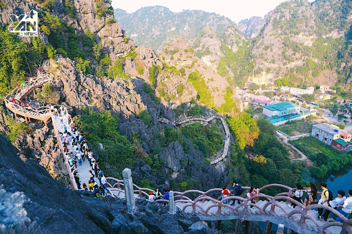 Tuy nhiên, phía đầu tư vẫn không chấp hành và hoàn thành công trình sau 6 tháng thi công. Ảnh: Hòa Bình. Tuy nhiên, phía đầu tư vẫn không chấp hành và hoàn thành công trình sau 6 tháng thi công. Ảnh: Hòa Bình.