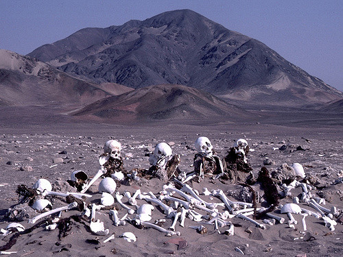 Nghĩa trang Chauchilla được sử dụng vào khoảng thế kỉ thứ 9 nhưng chỉ được con người phát hiện vào những năm 1920.