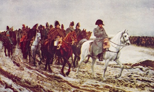 Sau nhiều tháng chiến đấu, quân đội của Hoàng đế Pháp Napoleon không giành được chiến thắng nên buộc phải rút quân với số lượng binh sĩ chỉ còn 100.000 người.