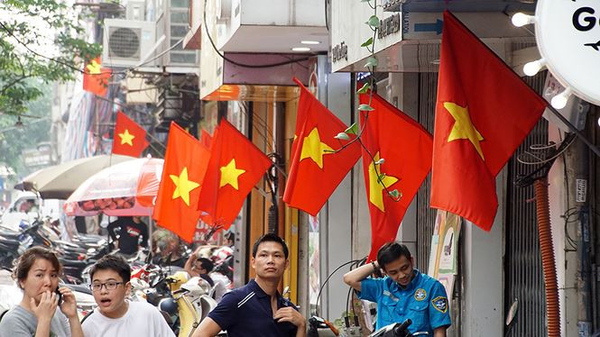 Người dân thảnh thơi tận hưởng những phút giây yên bình hiếm hoi trong dịp nghỉ lễ.